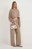 EasySet Relaxed-Fit Cropped Long-Sleeve Shirt Wordmark